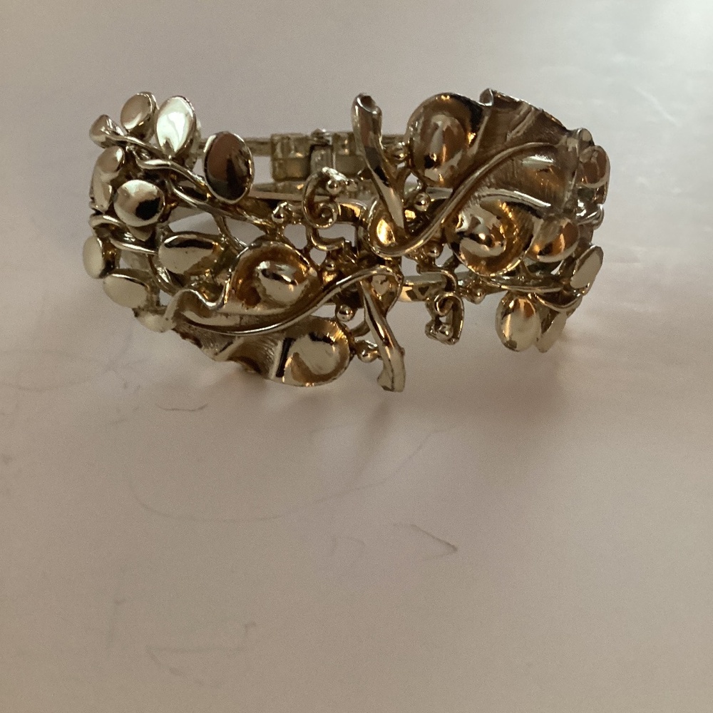 Lovely Vintage Gold tone Clamp Cuff Bracelet Grapes and Vines